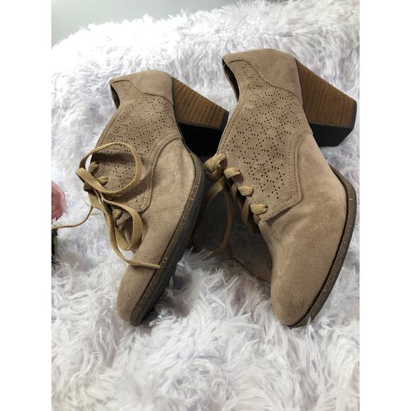 Dr. Scholl's 11M Cheer Lace-up Comfort Ankle Boots Tan Stucco Perforated design - Picture 10 of 10